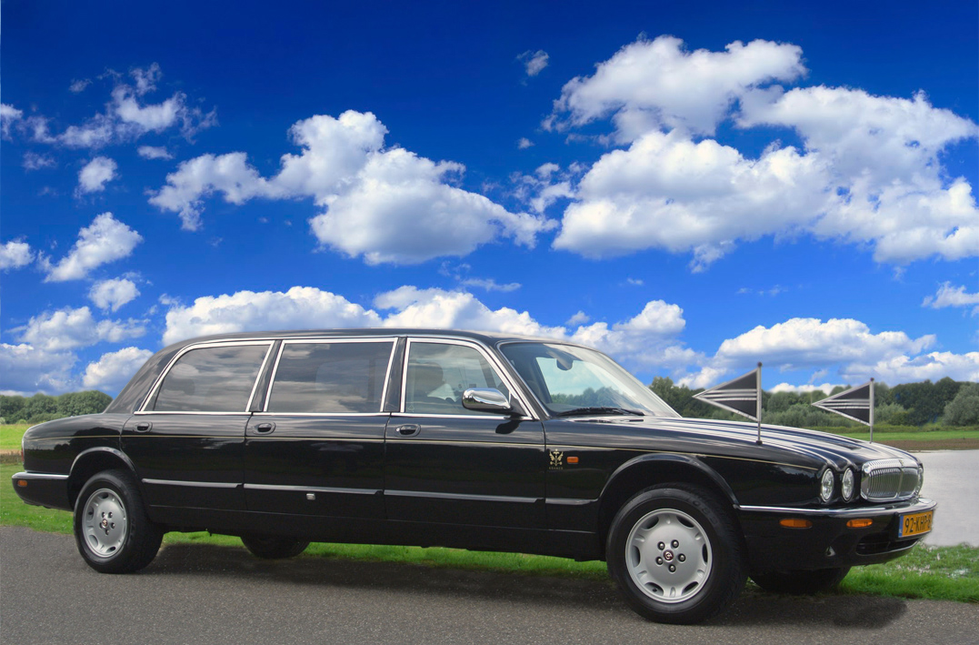 Daimler Limousine volgauto Daimler Limousine